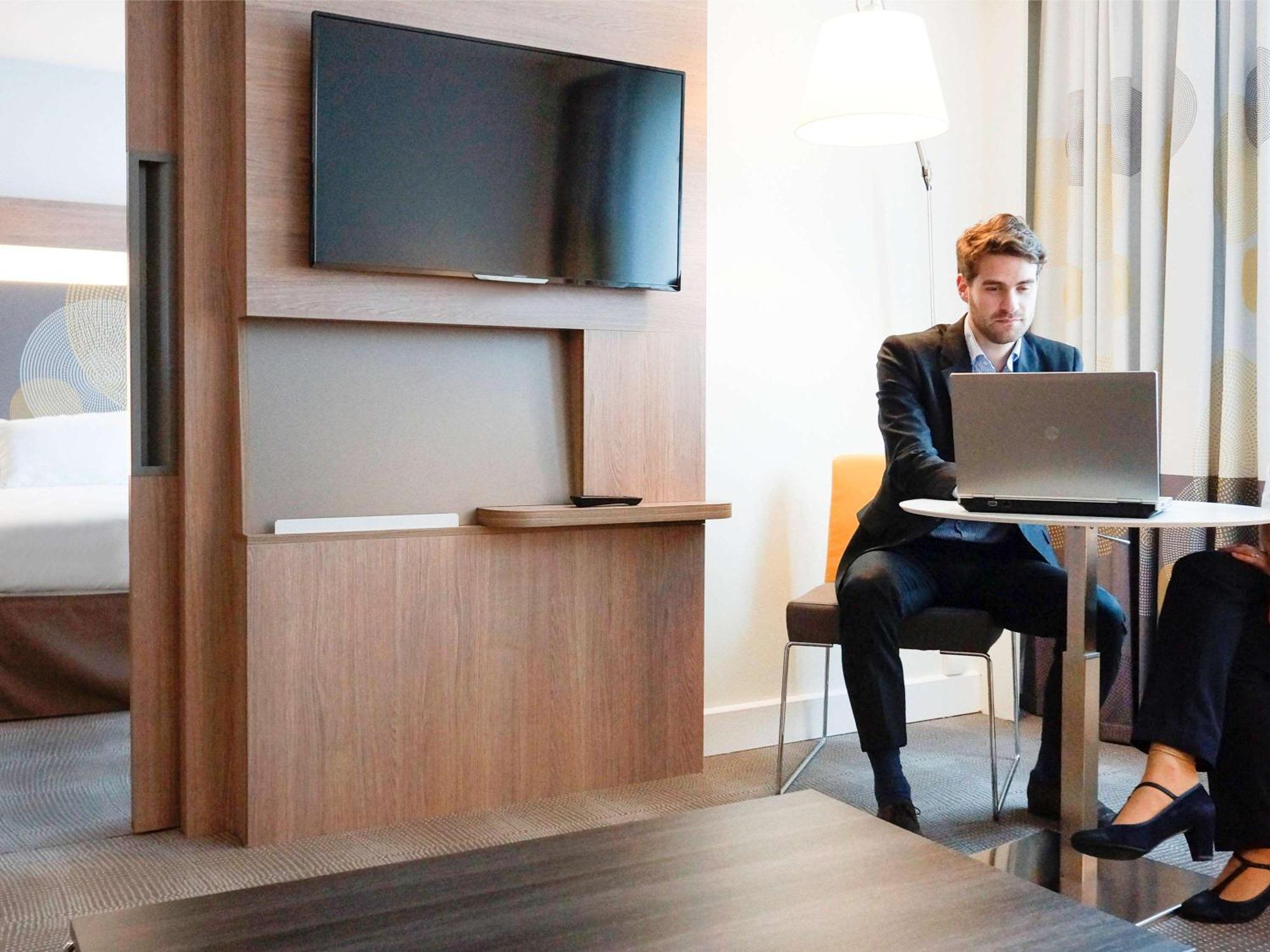 Novotel Saclay Luaran gambar