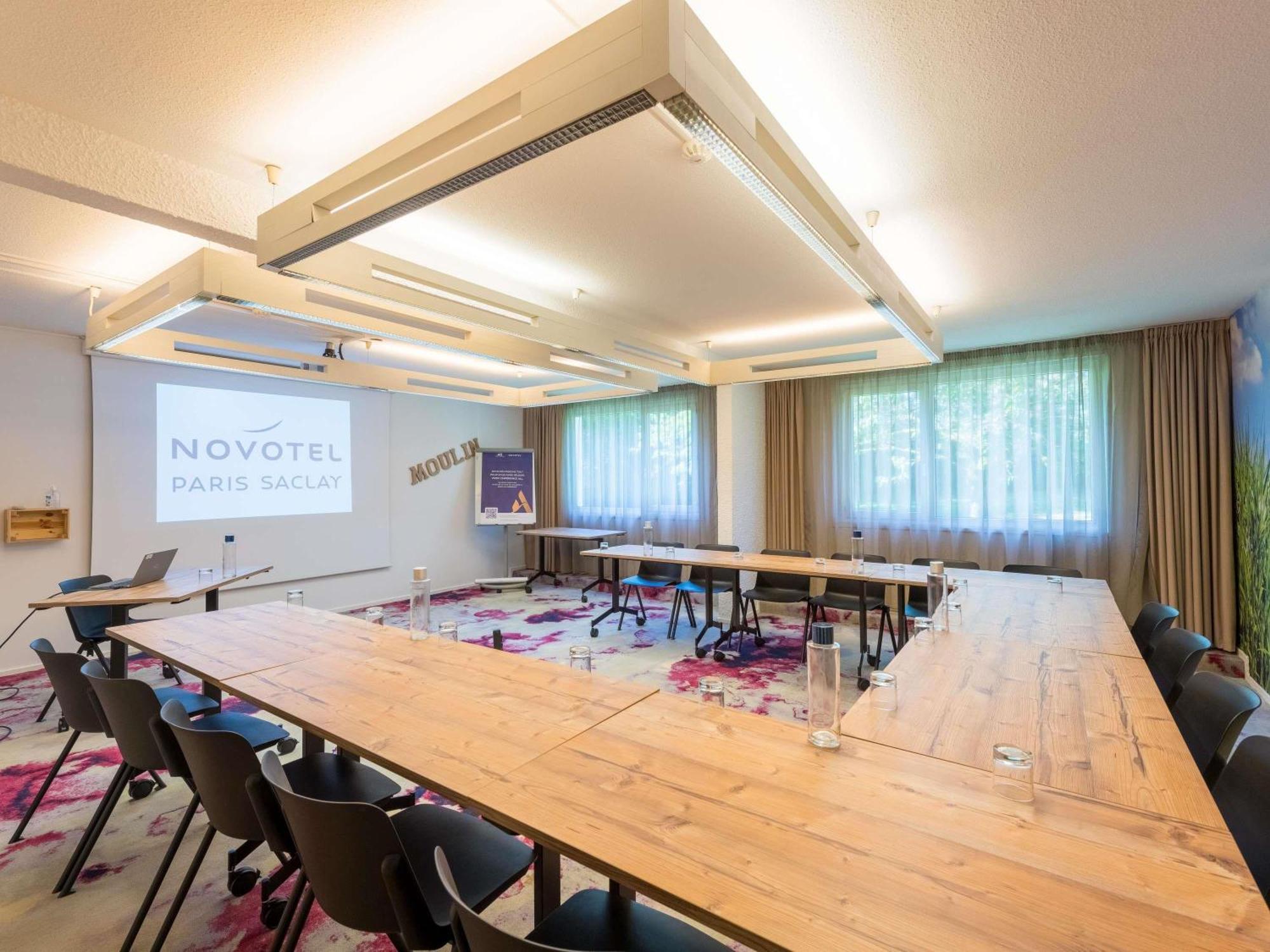 Novotel Saclay Luaran gambar