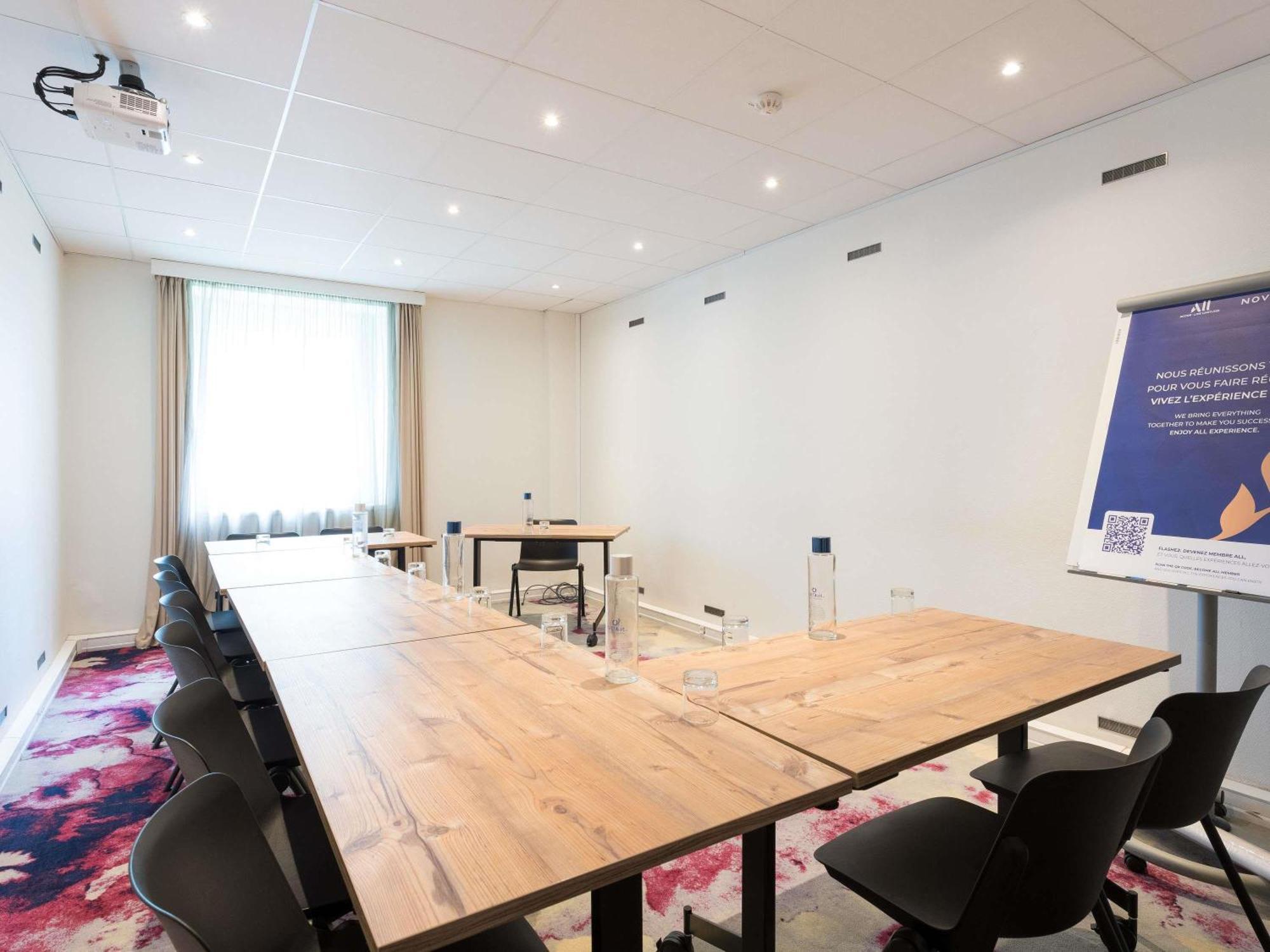 Novotel Saclay Luaran gambar