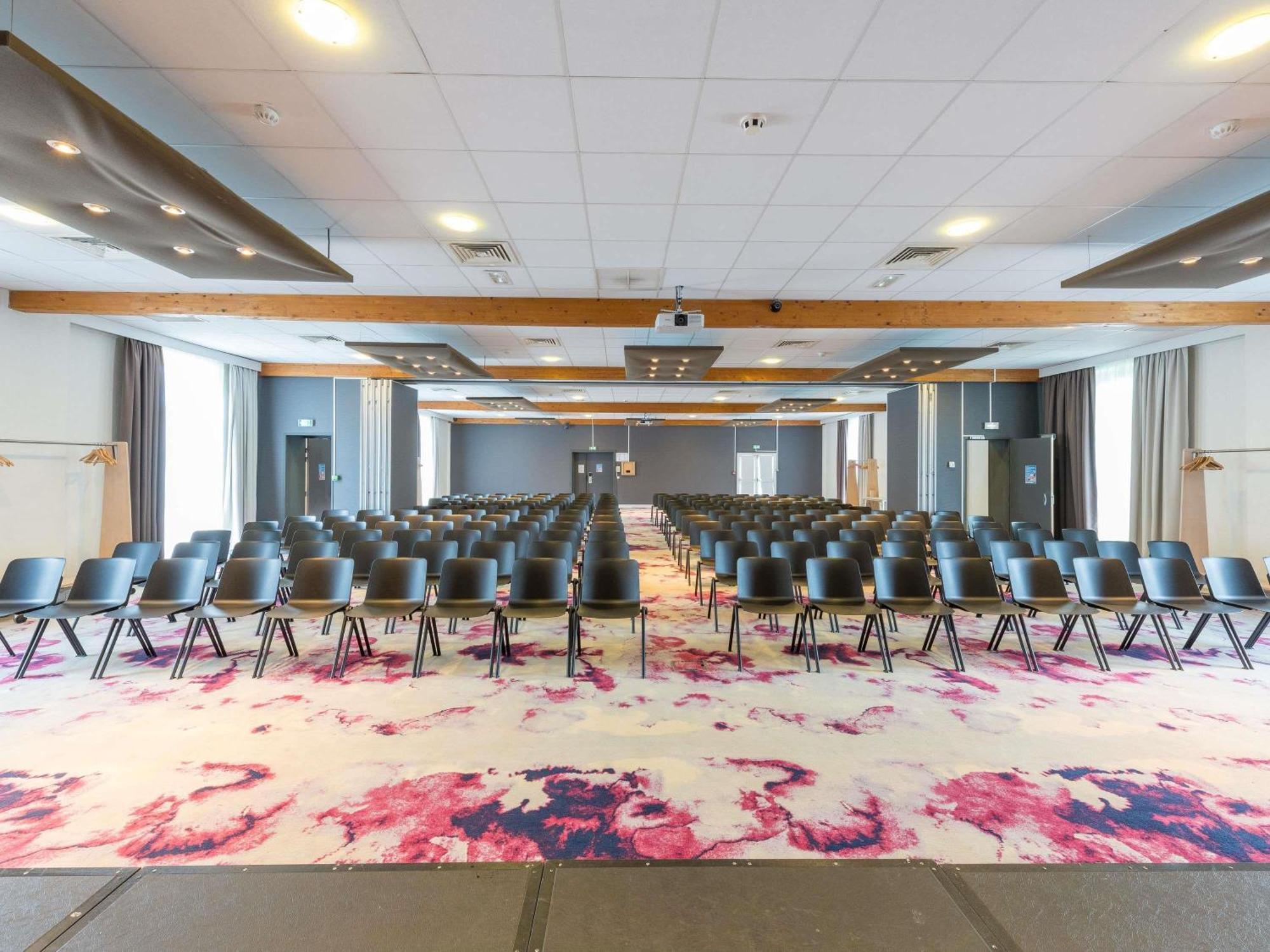 Novotel Saclay Luaran gambar
