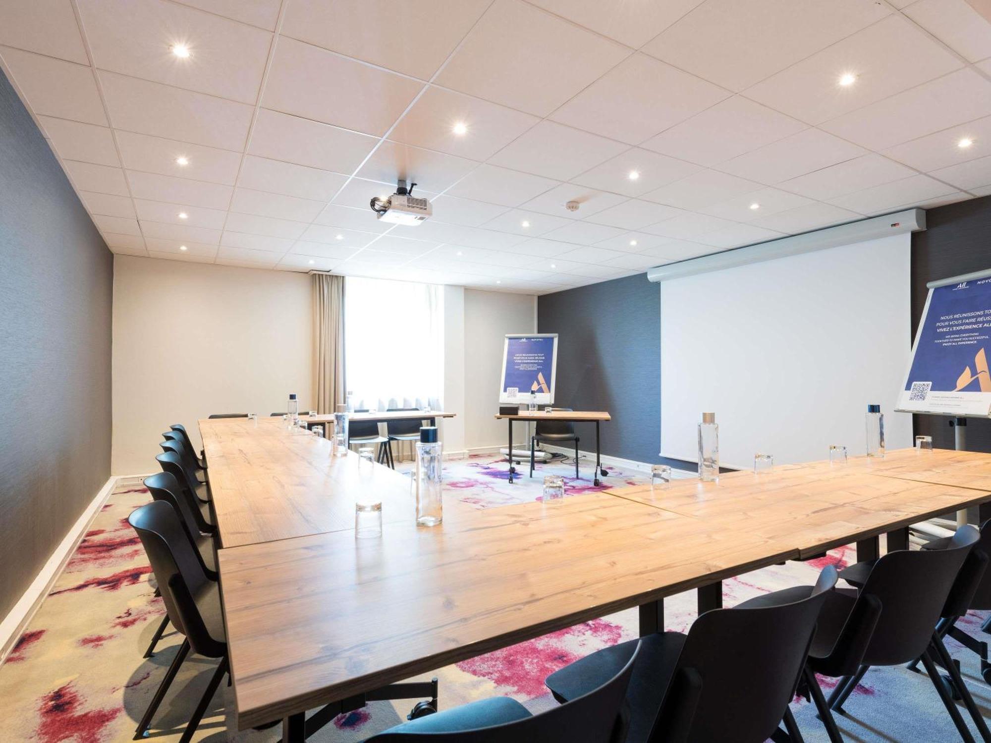 Novotel Saclay Luaran gambar