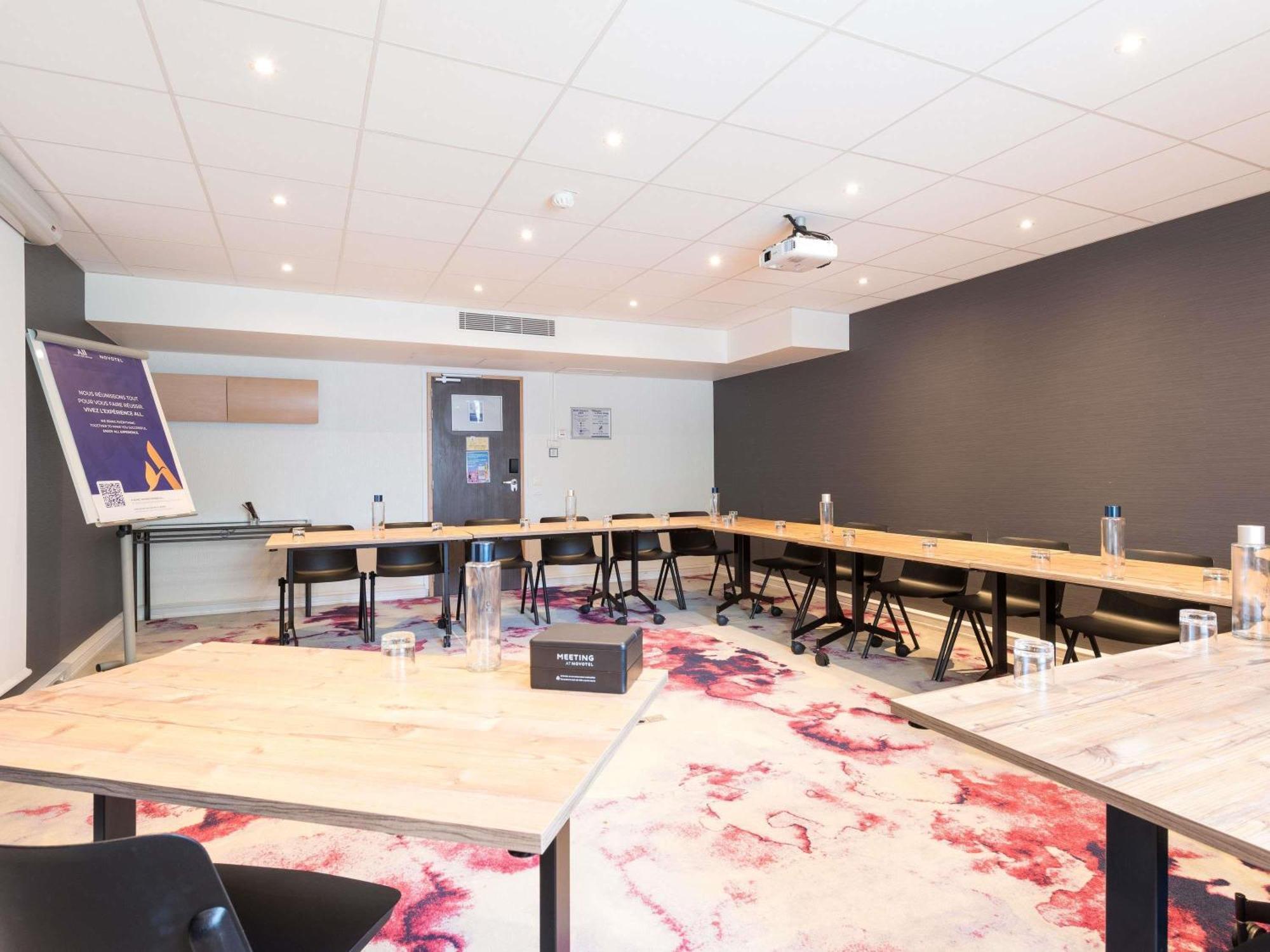 Novotel Saclay Luaran gambar