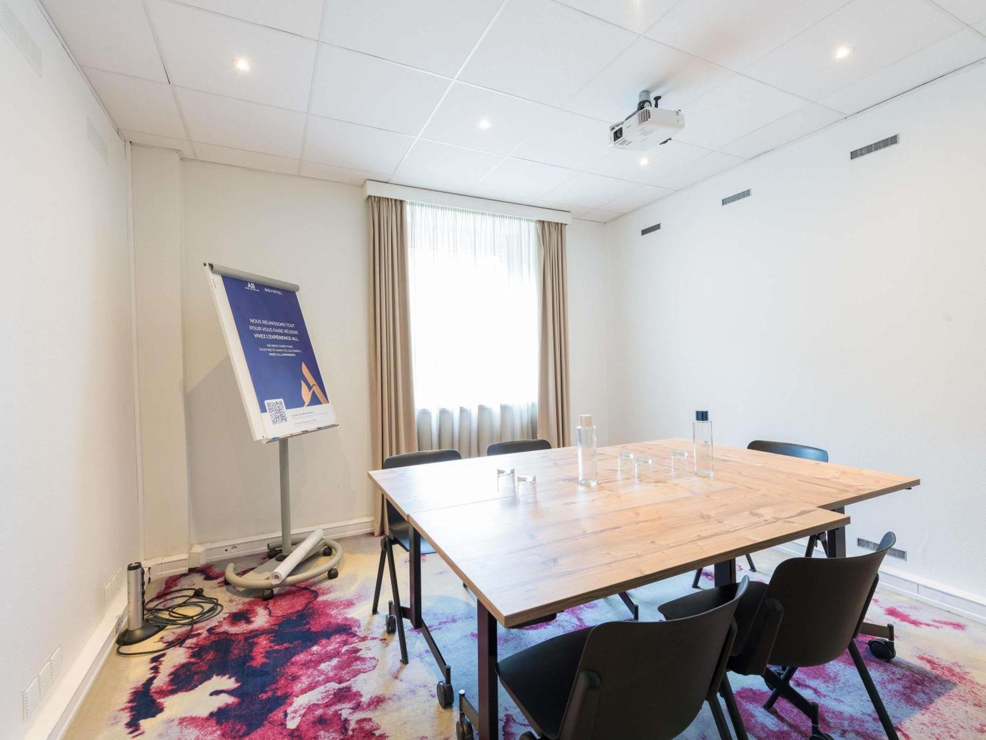 Novotel Saclay Luaran gambar