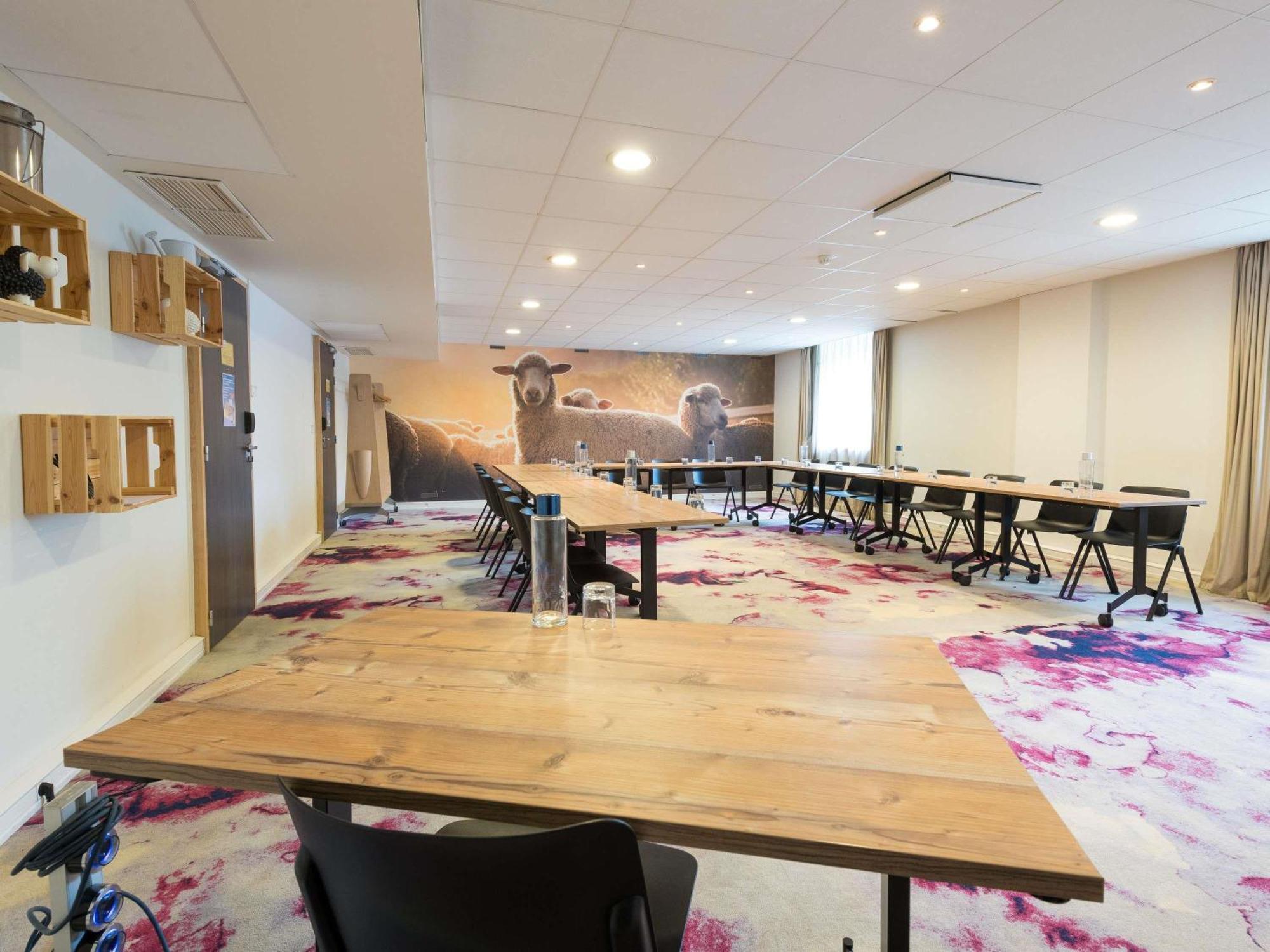 Novotel Saclay Luaran gambar
