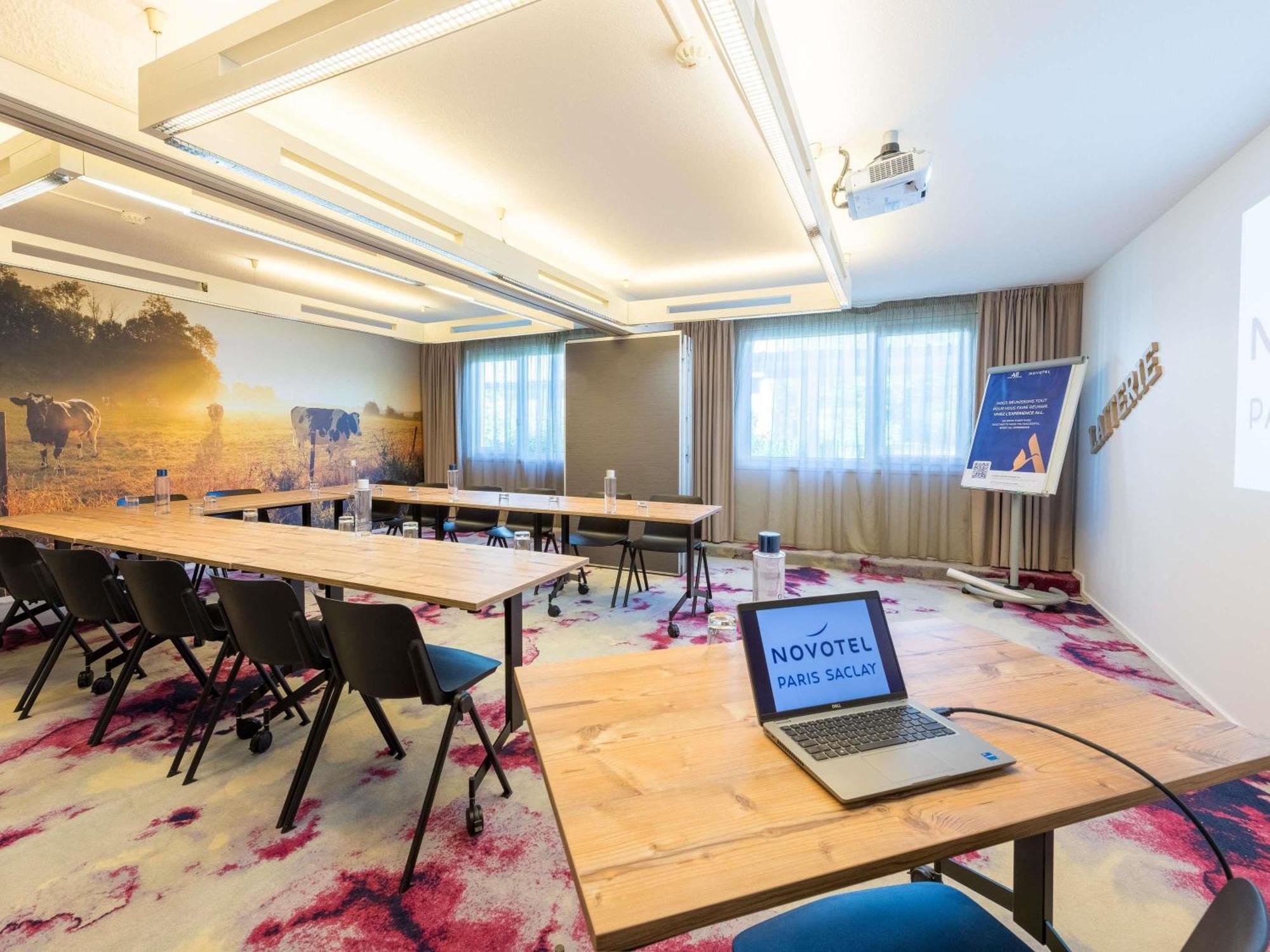 Novotel Saclay Luaran gambar