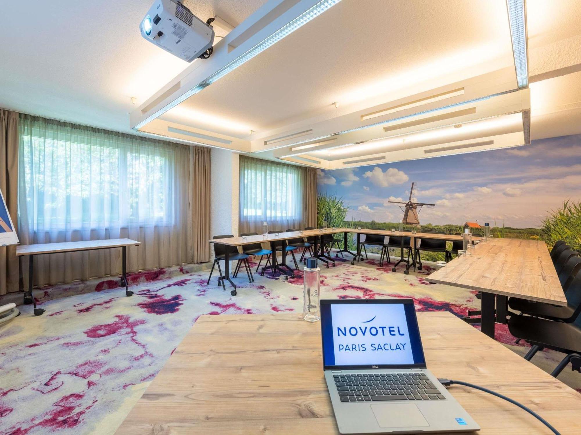 Novotel Saclay Luaran gambar