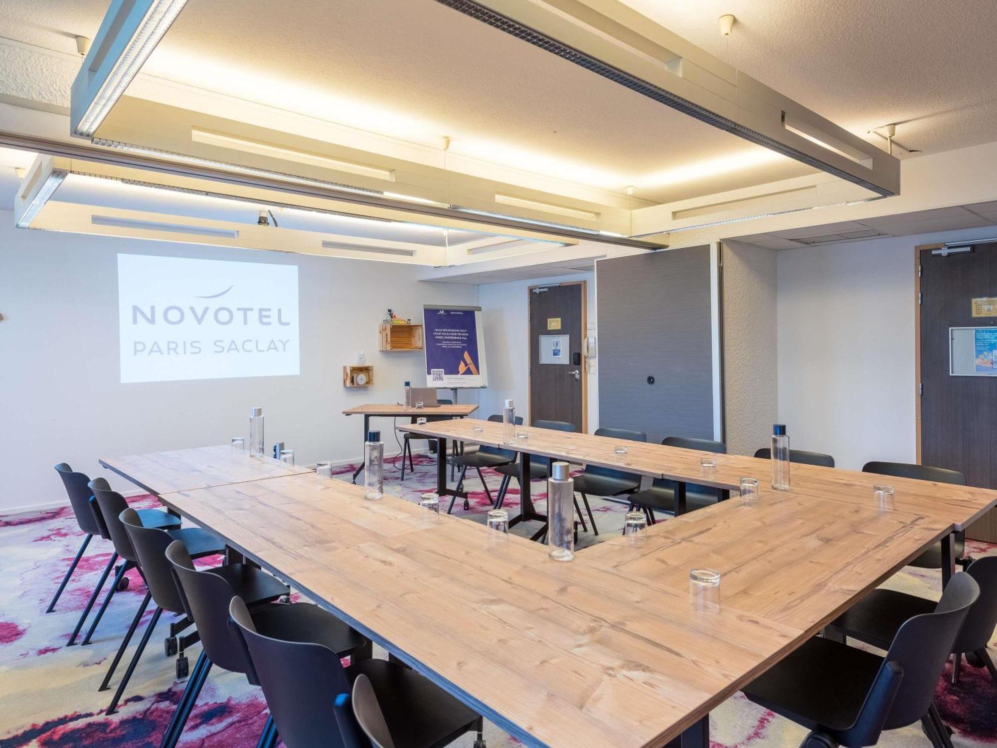 Novotel Saclay Luaran gambar
