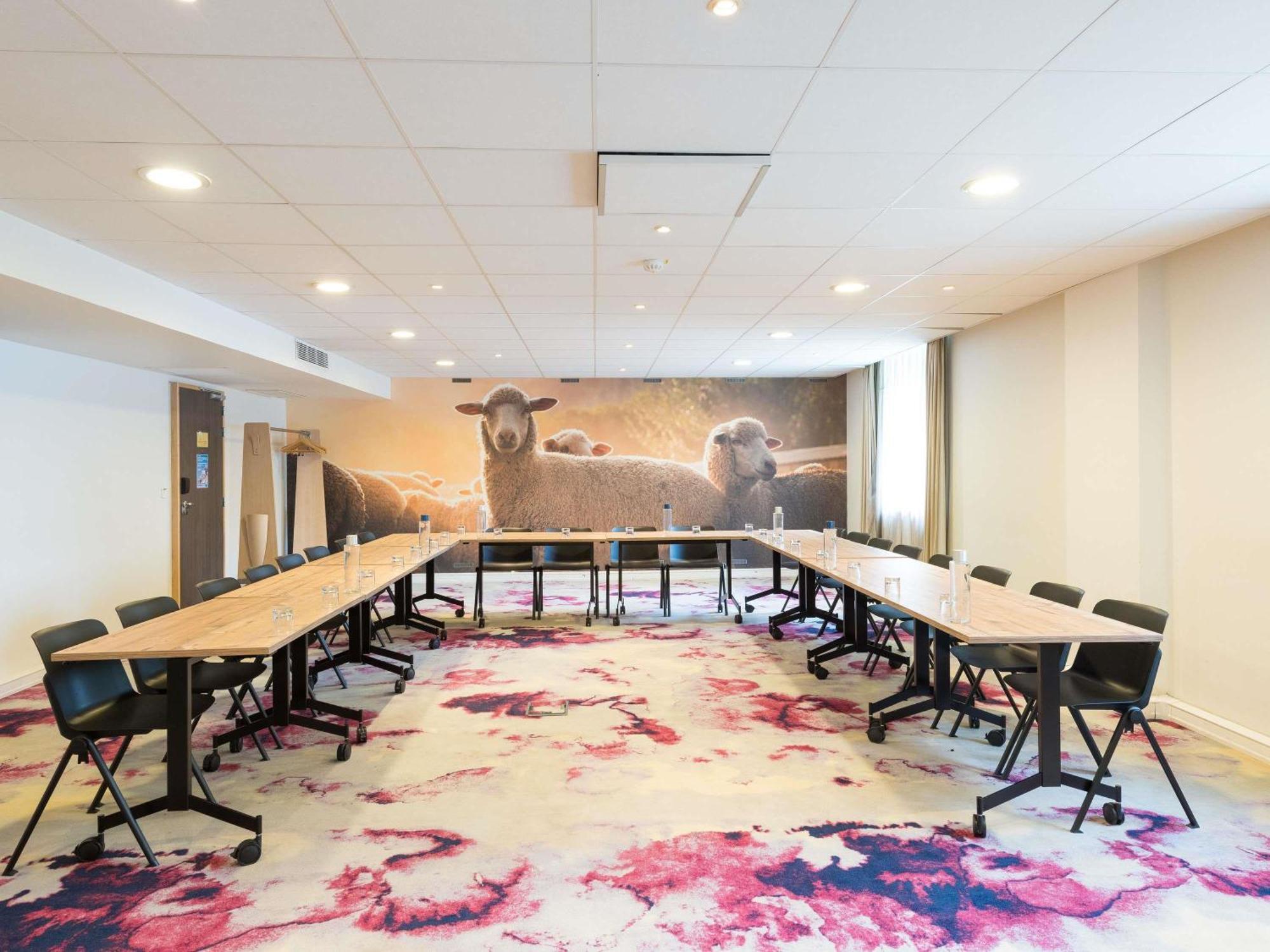 Novotel Saclay Luaran gambar