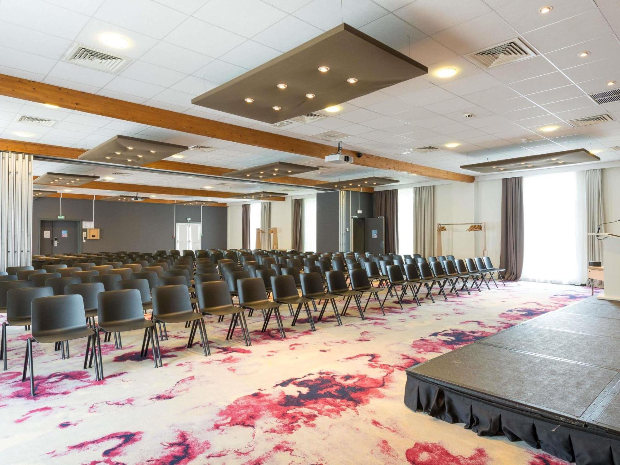 Novotel Saclay Luaran gambar
