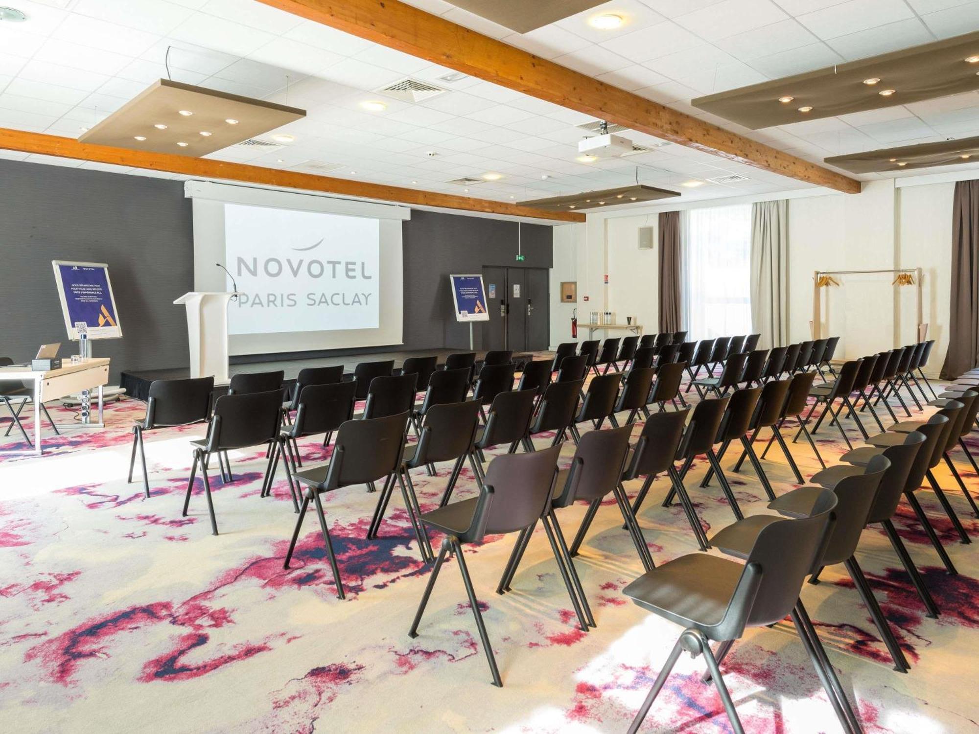 Novotel Saclay Luaran gambar