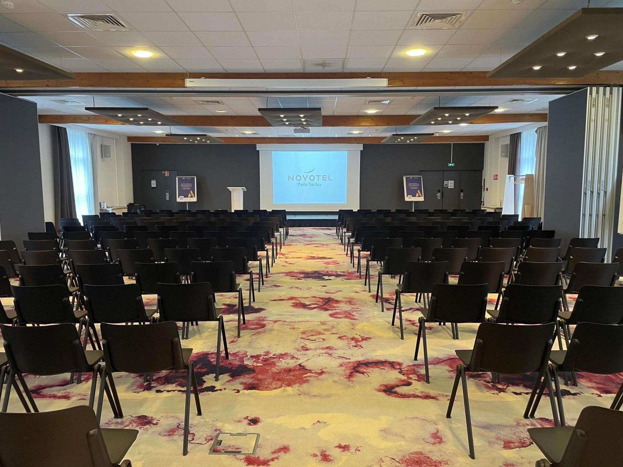 Novotel Saclay Luaran gambar